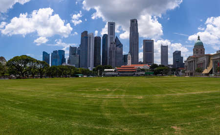 SINGAPORE- JAN 24: Life of City after New Year in 2016 on January 24, 2016 in Singaporeのeditorial素材