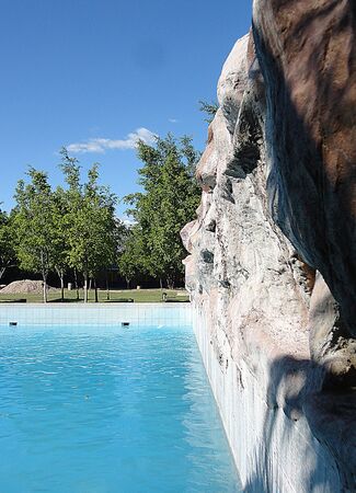 blue pool rock wallの写真素材