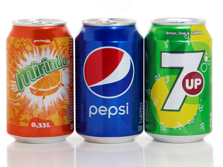 BUCHAREST, ROMANIA - MAY 31, 2015. Can of Pepsi, Mirinda and 7up, produced by PepsiCo, the flagship products of this companyのeditorial素材