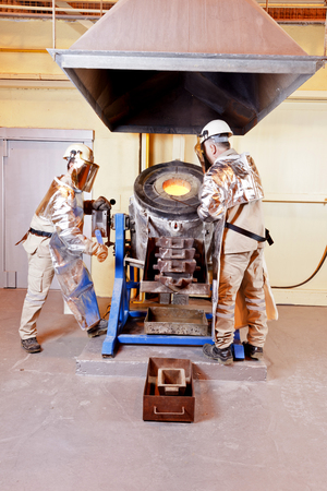 dump gold bullionの写真素材