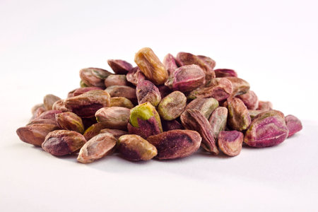 pistachio nuts isolated on white background. studio shotの写真素材