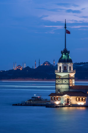 New Maiden's Tower Long Exposure Photo, ÃskÃ¼dar Istanbul, Turkey (Turkey)の写真素材