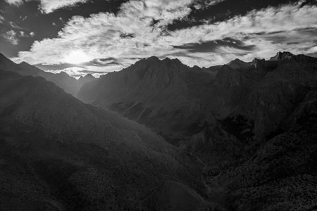 Black and white view of the Himalayas, Annapurna Circuit Trek, Nepalの写真素材
