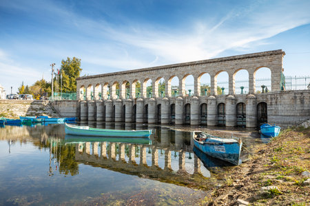 TaÅkÃ¶prÃ¼ is a combined regulator dam and bridge located in BeyÅehir district of Konya province. It was built as a flood barrier within the scope of Konya Plain Irrigation Project.の写真素材