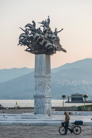 Tree of the Republic Statue at Gundogdu Square between the neighborhoods of Alsancak and Konak in Izmirの写真素材