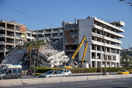 Ä°zmir metropolitan municipality building was evacuated due to the 2020 earthquake in Ä°zmir. Demolition started in the empty building by taking all precautions.の写真素材