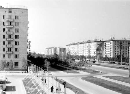Old black and white photo: Zoe and Alexander Kosmodemyanskiy Street in Moscow, Russiaのeditorial素材