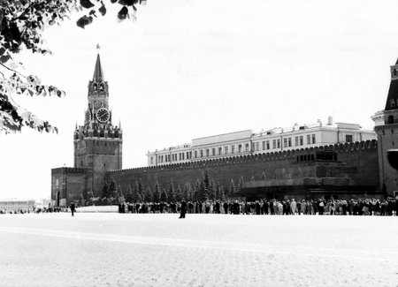 Old black and white photo: The  queue for the Lenin Mausoleum on Red Square in Moscow, Russiaのeditorial素材