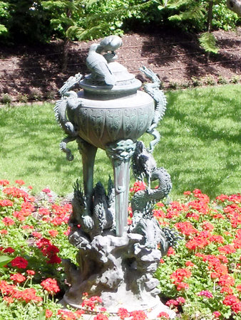 Sculptural group in Bahai Gardens in Haifa, Israelのeditorial素材