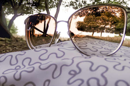 A look at the trees through sunglasses wallpaperの写真素材