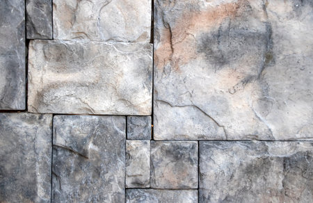 Wall masonry of large natural stones