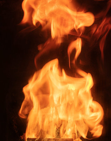 Large flames in a pellet stove