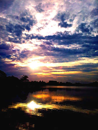 Sunset and lake parkの素材