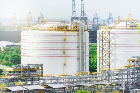 Oil Refinery Tanks, Natural Gas storage tanks, Petrochemical plant, Petroleumの写真素材
