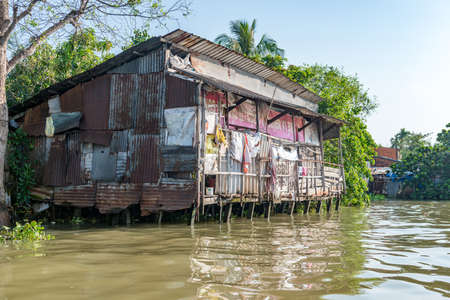 December 16, 2015.Mekong Delta, Can Tho, Vietnam. Cai Rang floating market. The rice bowl of Vietnam, the delta is carpeted in a dizzying variety of greens.のeditorial素材
