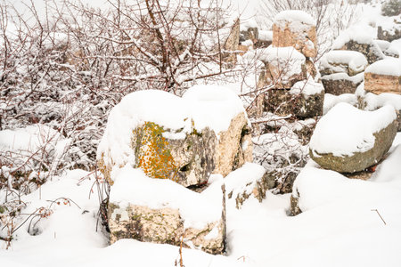 Welcome to Sagalassos. Isparta, Turkey.To visit the sprawling ruins of Sagalassos, high amid the jagged peaks of Akdag, is to approach myth: the ancient ruined city set in stark. S.の写真素材