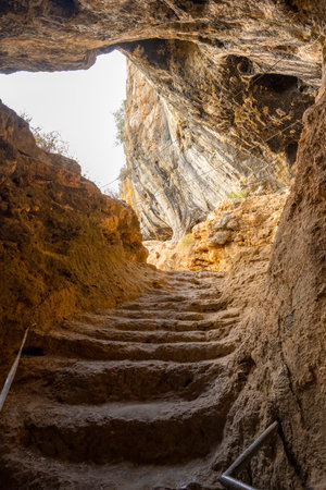 Interior of the large hall of old Karain cave, hidden in Mediterranean region. Confirms human habitation since the early Paleolithic age between 150,000 and 200,000 years ago.Yagcaの写真素材