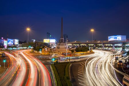 Bangkok, Thailand - April 22, 2018 : Cityscape twilight of Victory monument with light night traffic road central landmark of thailandのeditorial素材