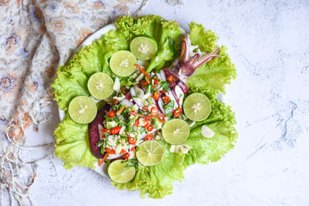 Steamed Squid with Lemon