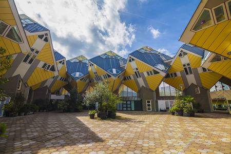 Innovative yellow cubic houses built in Rotterdam
の写真素材