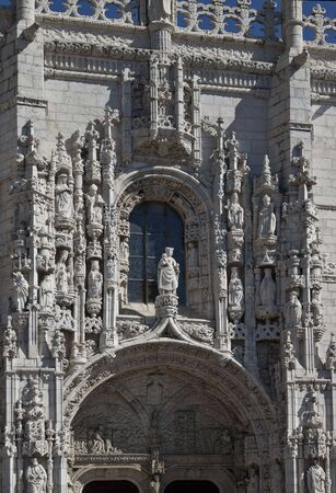 gotiche statues in the monastery of Lisbonのeditorial素材