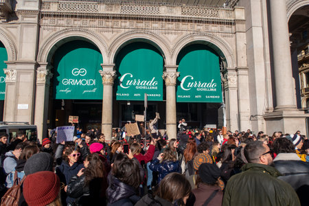 November 25, 2023 - Milan - The demonstration against violence against women continues in Piazza Duomoのeditorial素材