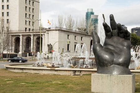 Source in a square in madrid with Botero sculpture in 1994のeditorial素材