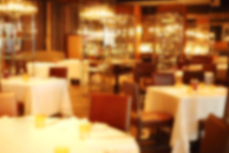 Blurred background of dining table in restaurant.
の写真素材
