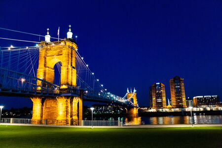 Bridge Nightime River Landscape Darkの写真素材