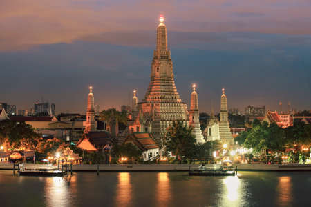 Wat Arun Temple at twilight in bangkok, Thailand.の写真素材