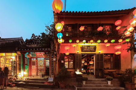 Hoi An, Vietnam - February 9, 2018 : Restaurants and shops on the banks of the Thu Bon river in Hoi An at night.のeditorial素材