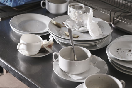Lots of dirty dishes, after co-op or banquets. The concept of dirty cuisine in the restaurant