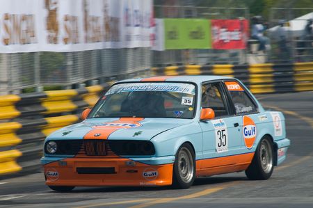 BANG SAEN - NOVEMBER 13: Classic German BMW 3-series participating in the vintage car race during Bang Saen Speed Festival 2010 on November 13, 2010 in Bang Saen, Thailand.のeditorial素材