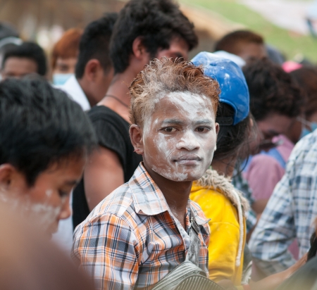PAILIN - APRIL 14: Cambodian teenagers celebrating Songkran, the Khmer New Year in Pailin, Cambodia on April 14, 2012.のeditorial素材