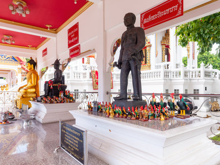 Statue of King Chulalongkorn, Rama 5, surrounded by roosters at Wat Chai Mongkhon, the large Buddhist temple in South Pattaya, the resort city in Chonburi Province, Thailand.のeditorial素材