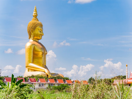 The Giant Buddha at Wat Muang, Ang Thong, Thailand.  The statue is 92 metres tall, and was completed in 2008 after a construction period of 18 years.の写真素材
