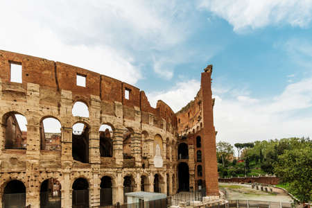 Roma, Italy - april 17, 2018: Colosseum and tourists in Rome. Itのeditorial素材