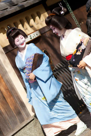 KYOTO, JAPAN - NOVEMBER 8, 2011 - Two Geishas attending the annual Kanikakni festival in Gionのeditorial素材