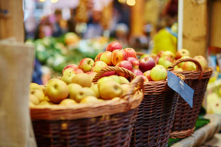 Fresh apples on London farmer agricultural marketの写真素材