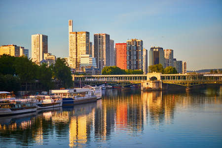 Scenic view of Bir-Hakeim brifge over the Seine. Empty streets of Paris without tourists duing quarantine and coronavirus outbreak. Impact of the COVID pandemic on tourism in Franceの写真素材