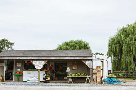 Roadside produce stall in Amish Country, Pennsylvaniaのeditorial素材