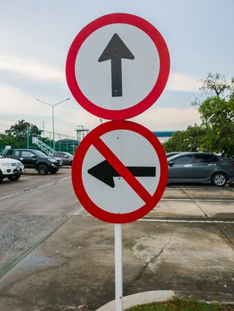 Road Sign please straight and not turn right.の写真素材