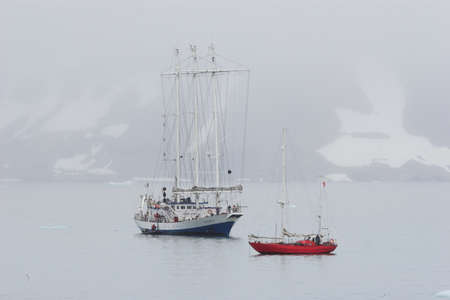 Two ships in the Arctic Seaのeditorial素材