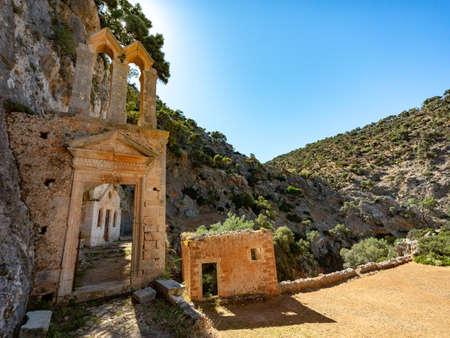 trail to abandonned monastery katholiko in Crete, Greeceの写真素材