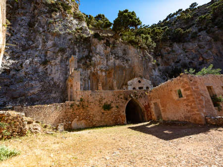 trail to abandonned monastery katholiko in Crete, Greeceの写真素材