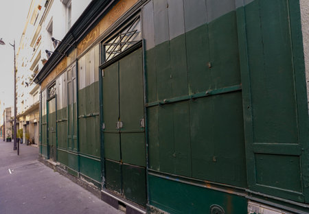 Green doors of an old house in Parisのeditorial素材