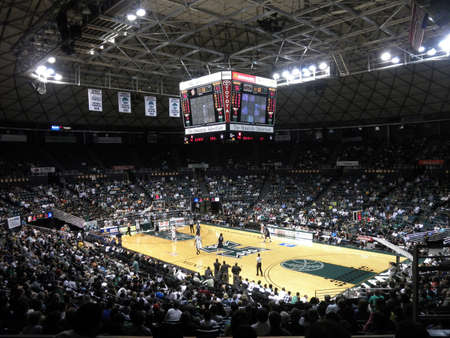 Nevada 63 vs. Hawaii 74: Arena view with players waiting an inbounds pass. Taken February 27th, 2010 at the Stan Sheriff Center in Honolulu, Hawaii.のeditorial素材
