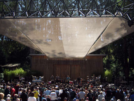 73rd Stern Grove Festival:  Rogue Wave preforms during the opening act to a large crowd  at outdoor concert.  August 22 2010 San Francisco CA.のeditorial素材