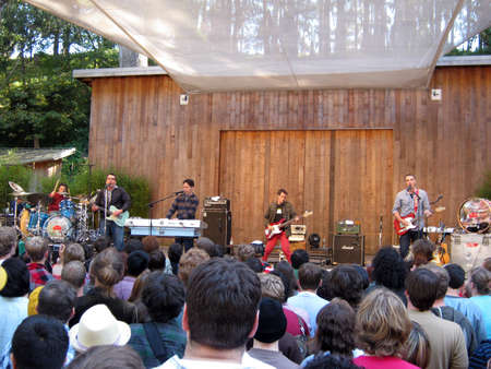 73rd Stern Grove Festival:  They Might Be Giants preforms to a large crowd at outdoor concert with three members singing.  August 22 2010 San Francisco CA.のeditorial素材