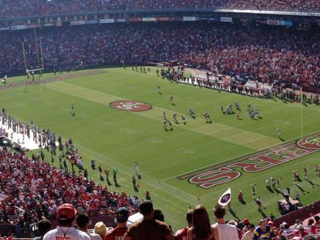 SAN FRANCISCO, CA - NOVEMBER 14: St.Louis Rams vs. San Francisco 49ers: Rams player running and dodging 49er players during kickoff return play at Candlestick Stadium San Francisco California Sunday November 14 2010.のeditorial素材